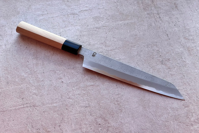 Kikuzuki Rin Kiritsuke Gyuto 210mm - Japanilainen Keittiöveitsi